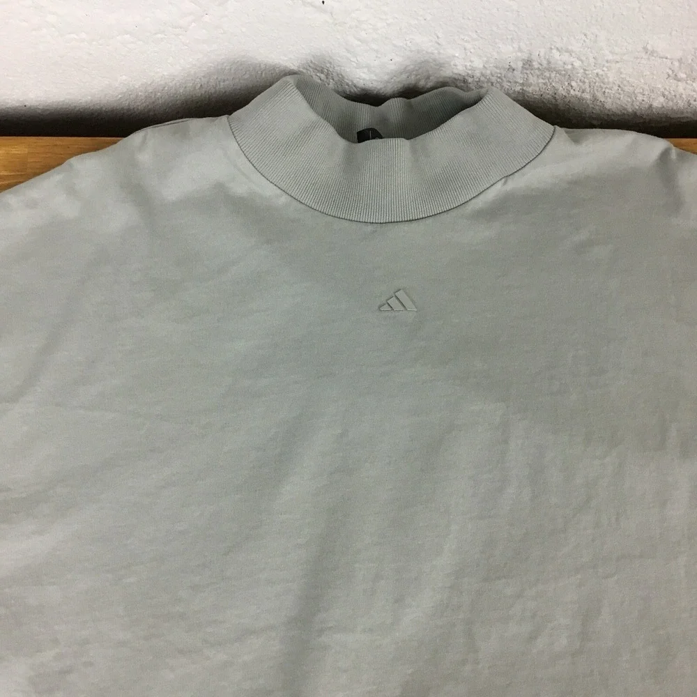 Adidas Basketball Mens Large Gray Mock Neck‎ Long Sleeve Graphic T-Shirt L